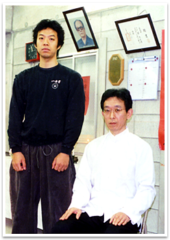 2001年　拝師式にて大柳総教練と